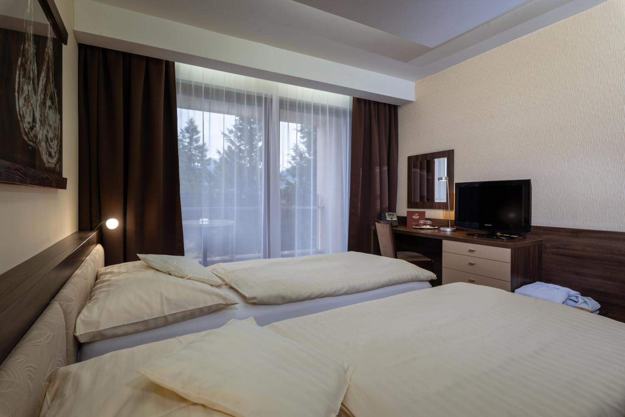 Wellness Hotel Diplomat Rajecke Teplice Exterior photo