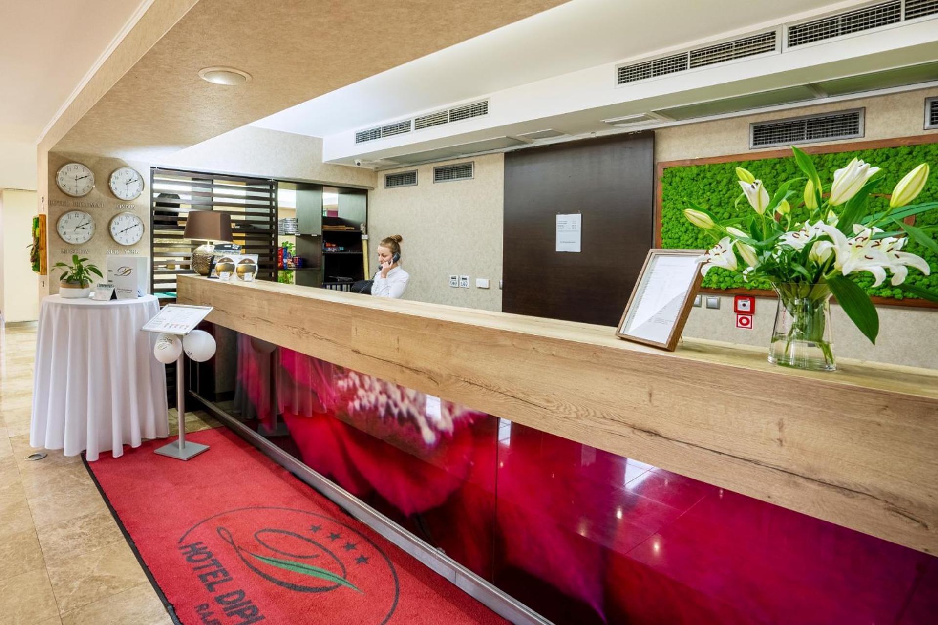 Wellness Hotel Diplomat Rajecke Teplice Exterior photo