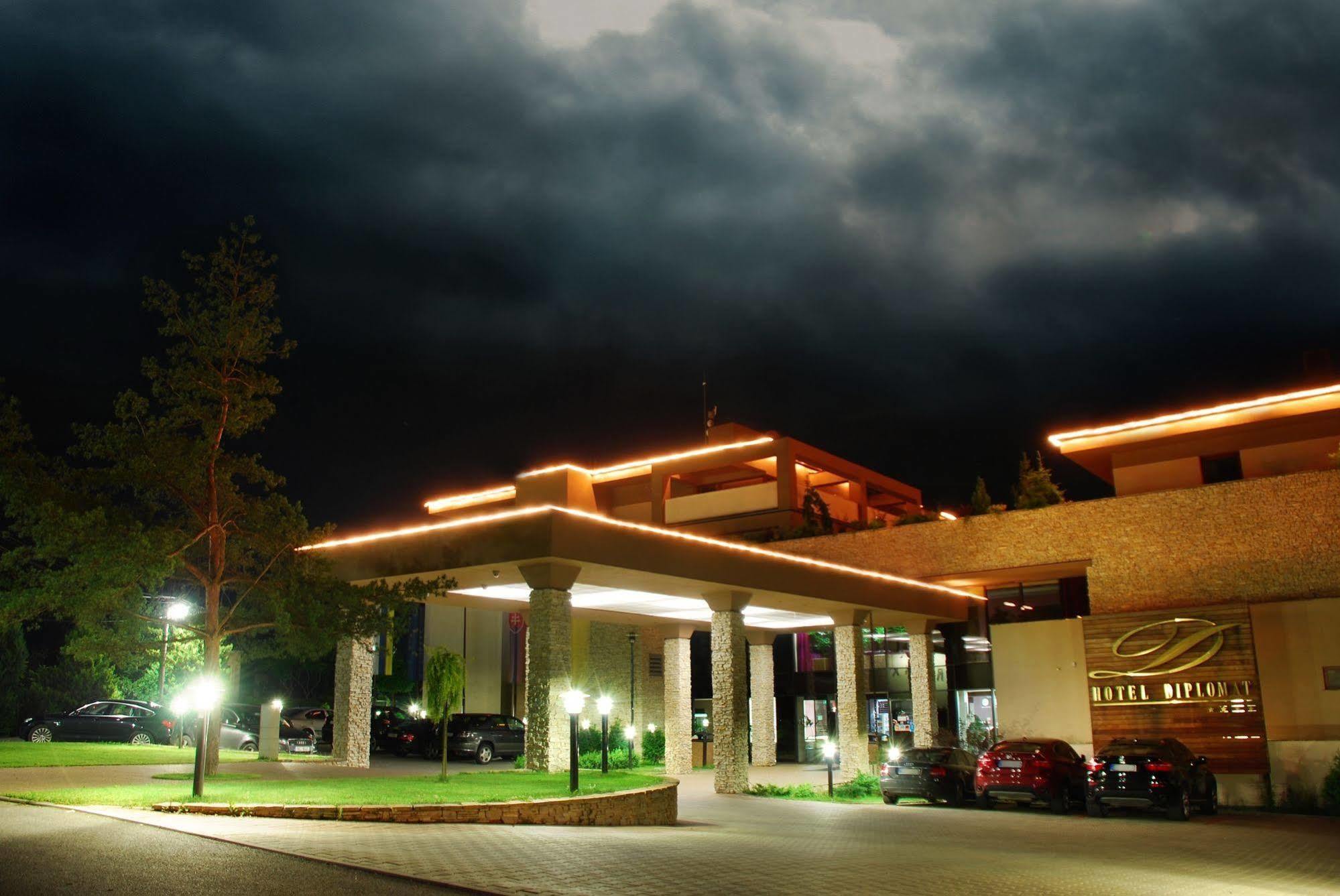 Wellness Hotel Diplomat Rajecke Teplice Exterior photo