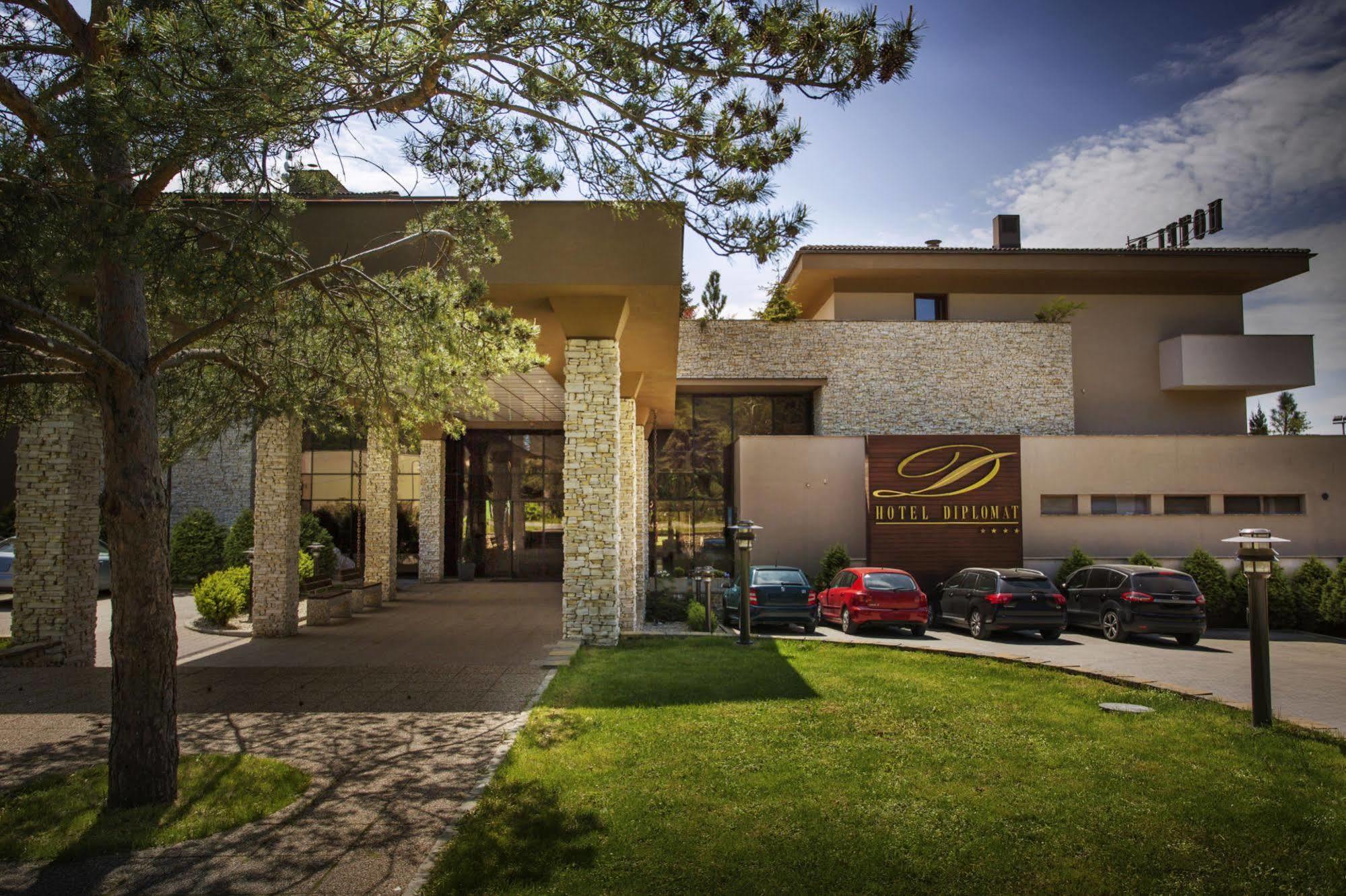 Wellness Hotel Diplomat Rajecke Teplice Exterior photo