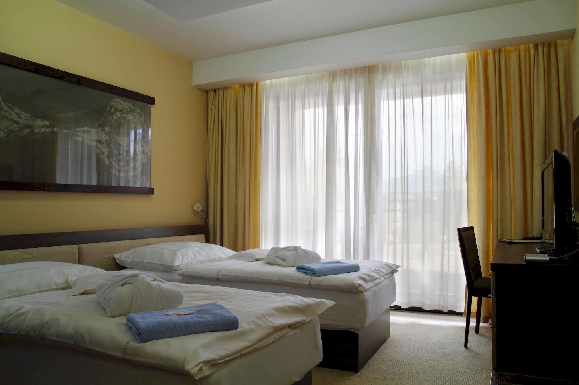 Wellness Hotel Diplomat Rajecke Teplice Exterior photo