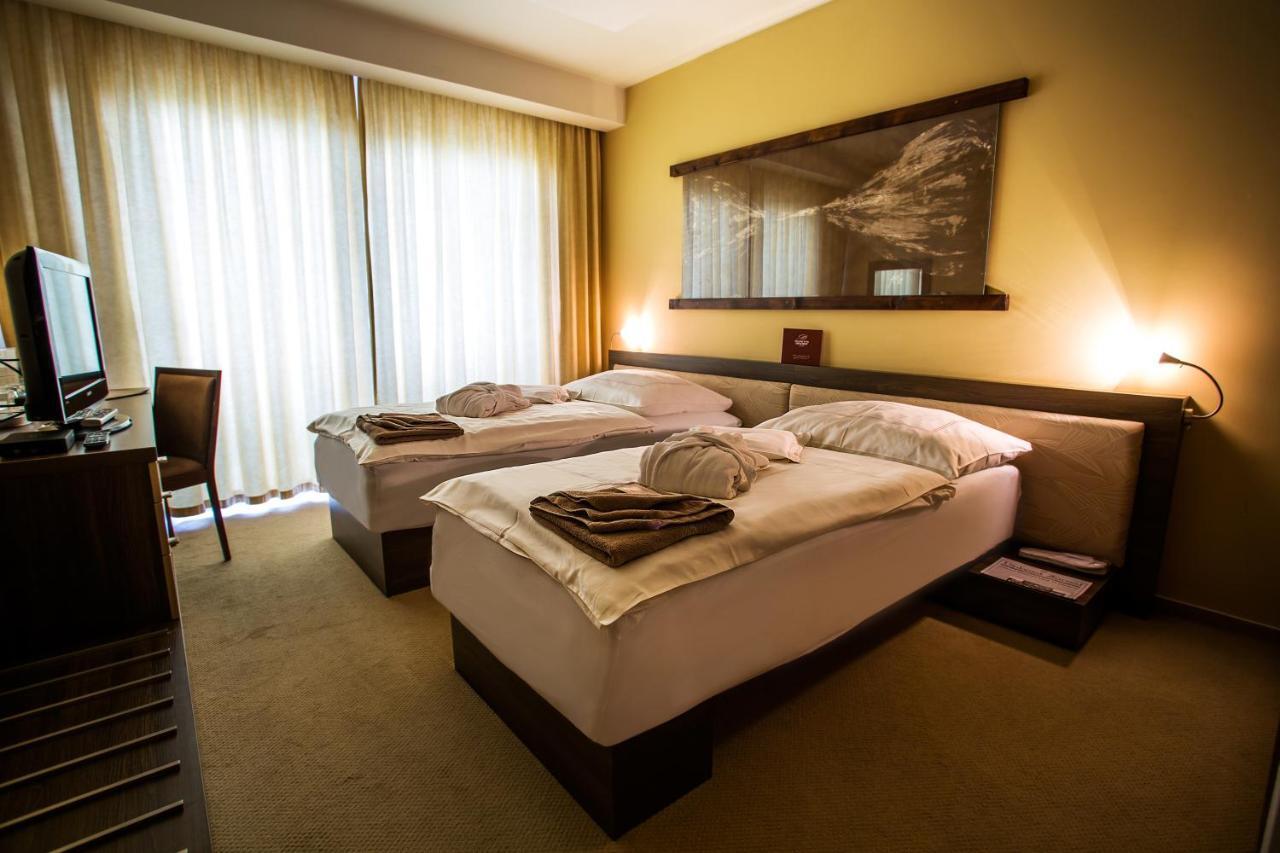 Wellness Hotel Diplomat Rajecke Teplice Exterior photo